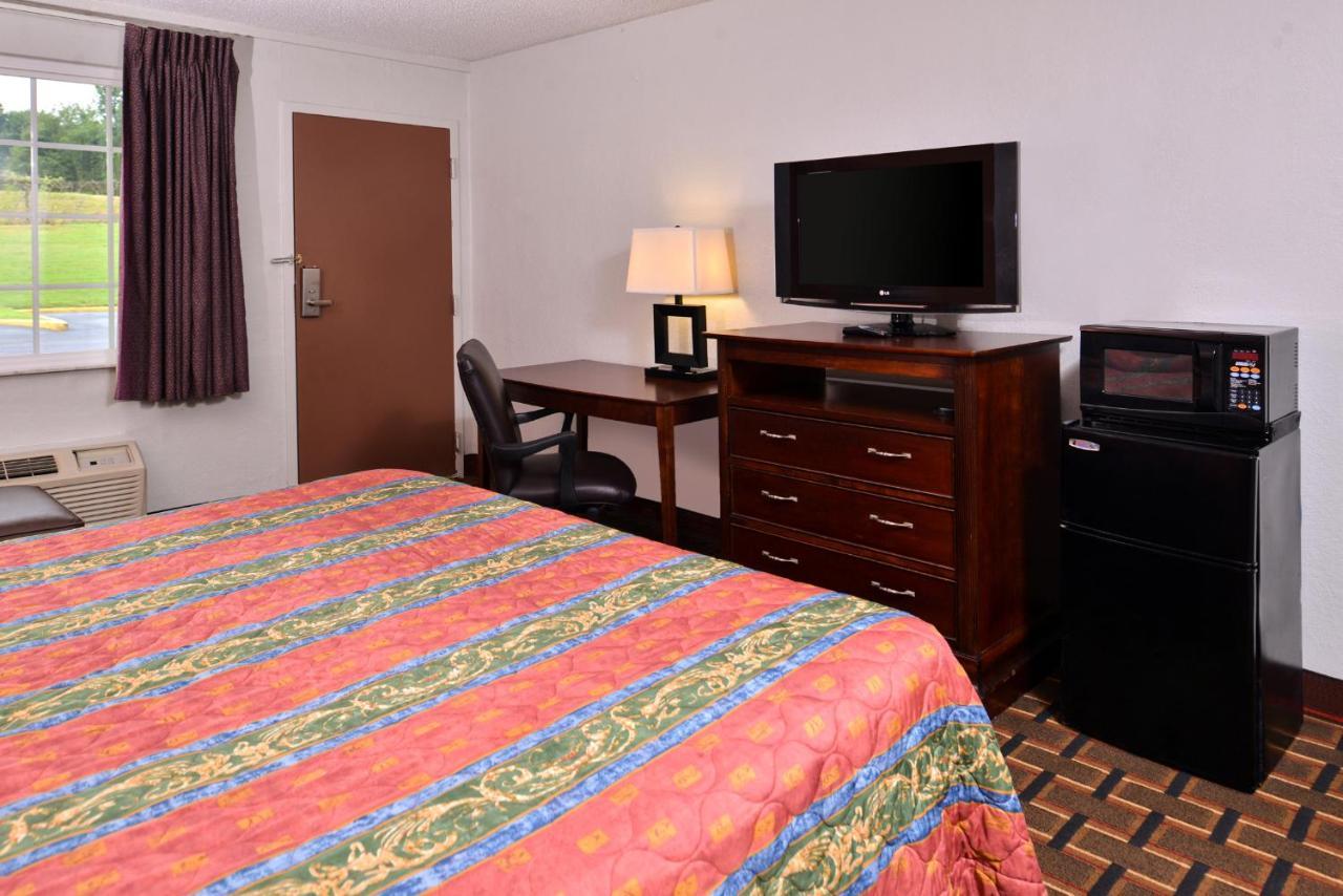 Americas Best Value Inn Richmond South Bellwood Εξωτερικό φωτογραφία